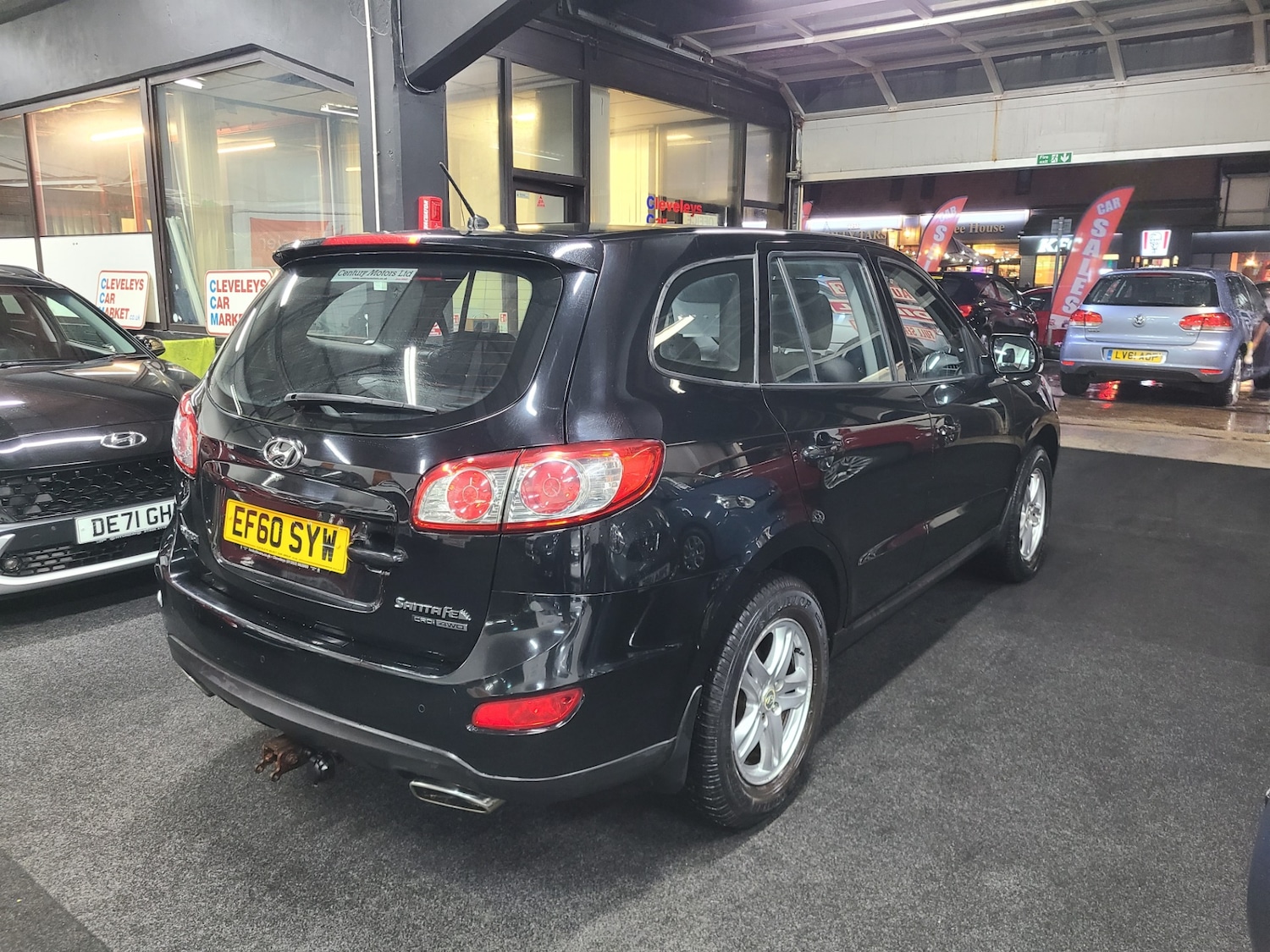 Used Hyundai Santa Fe 2010 for sale - 76542533: Photo 2