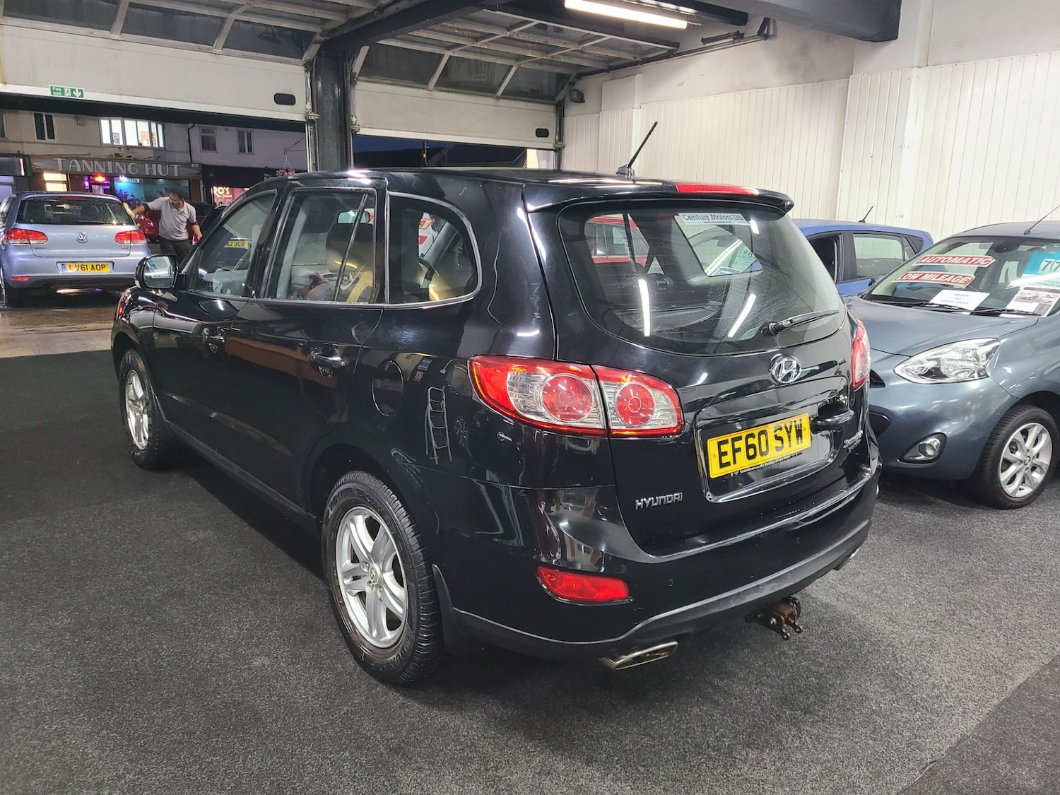 Used Hyundai Santa Fe 2010 for sale - 76542533: Photo 3