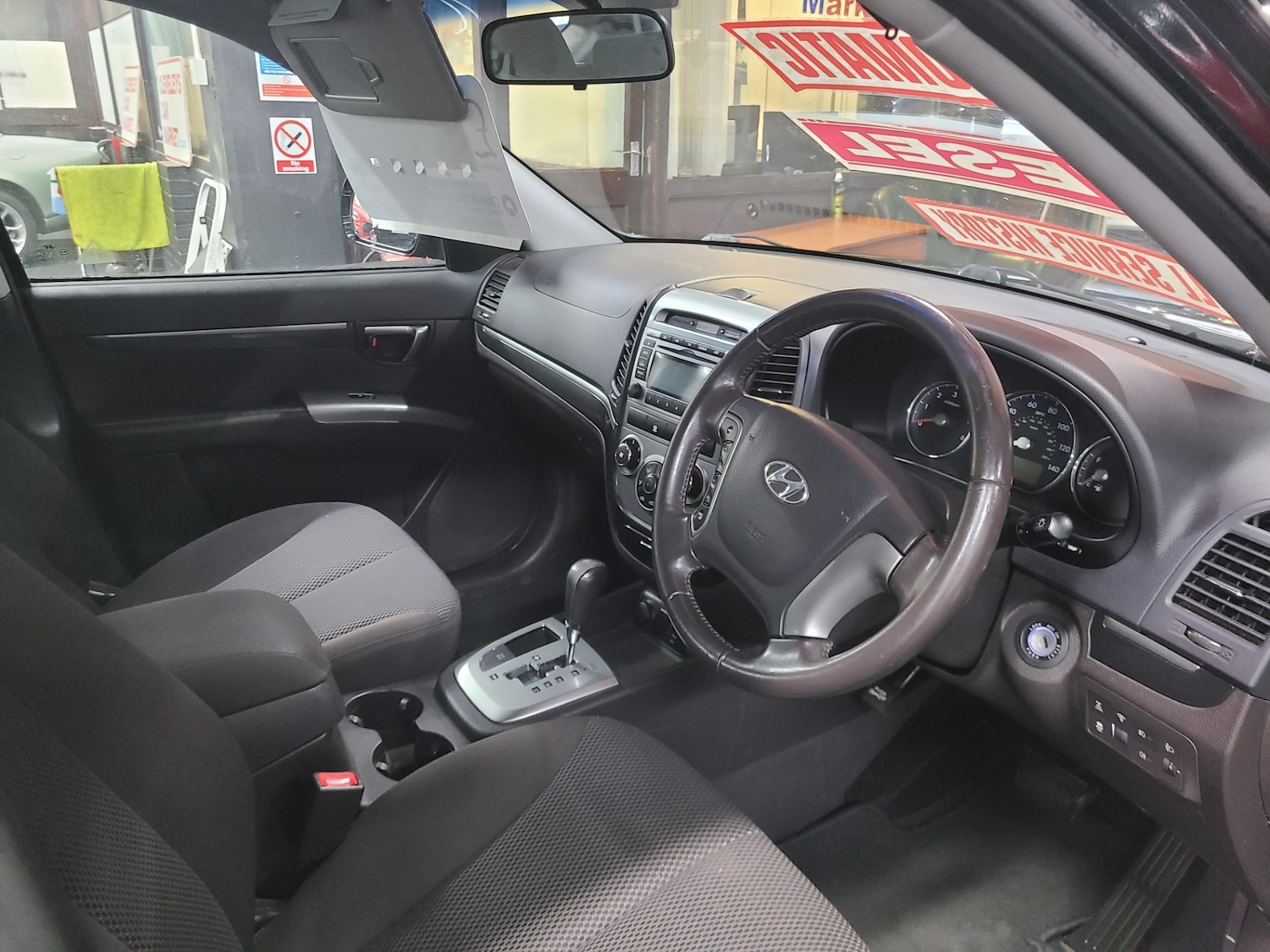 Used Hyundai Santa Fe 2010 for sale - 76542533: Photo 5