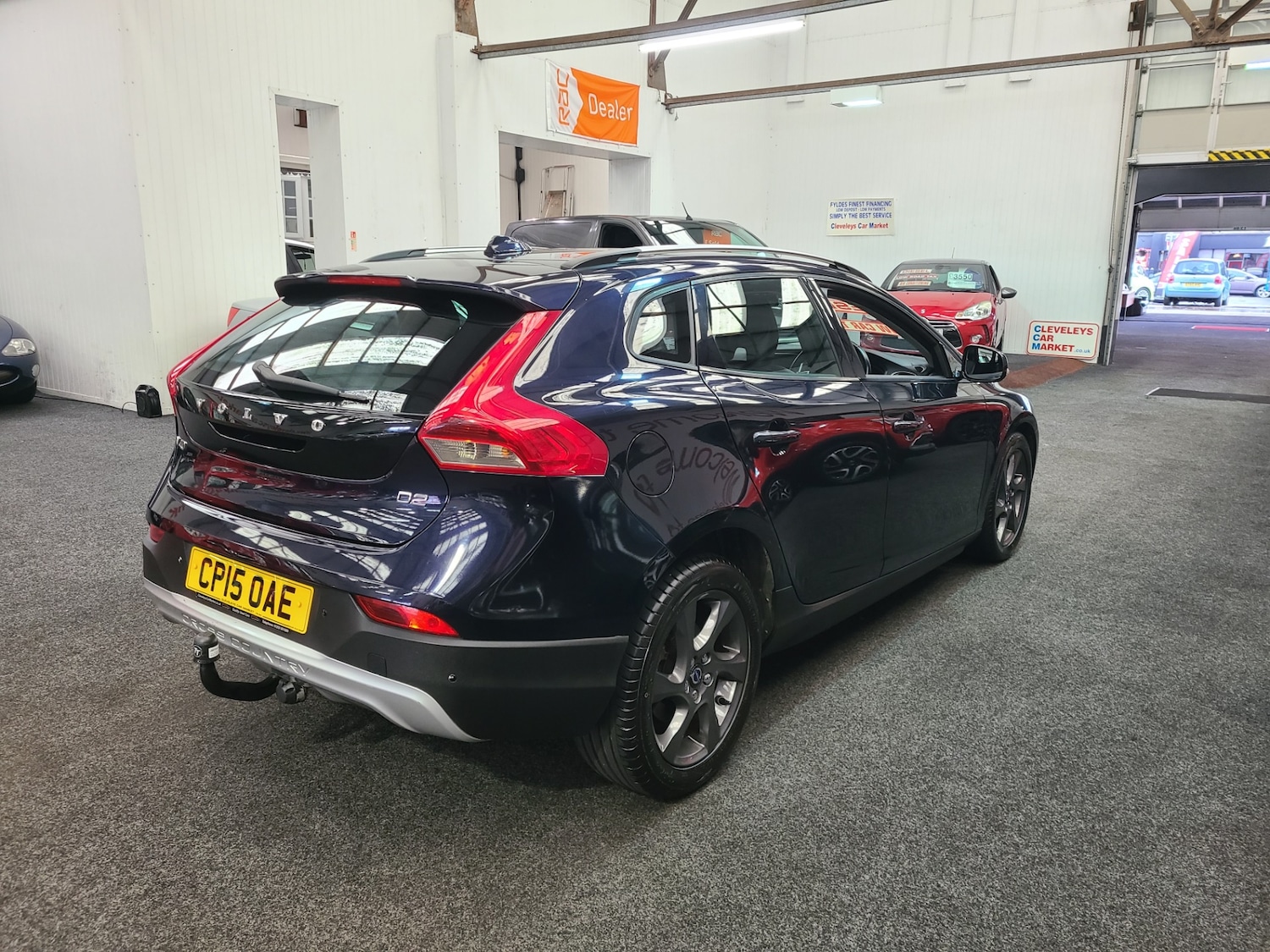 Used Volvo V40 2015 for sale - 77350074: Photo 2