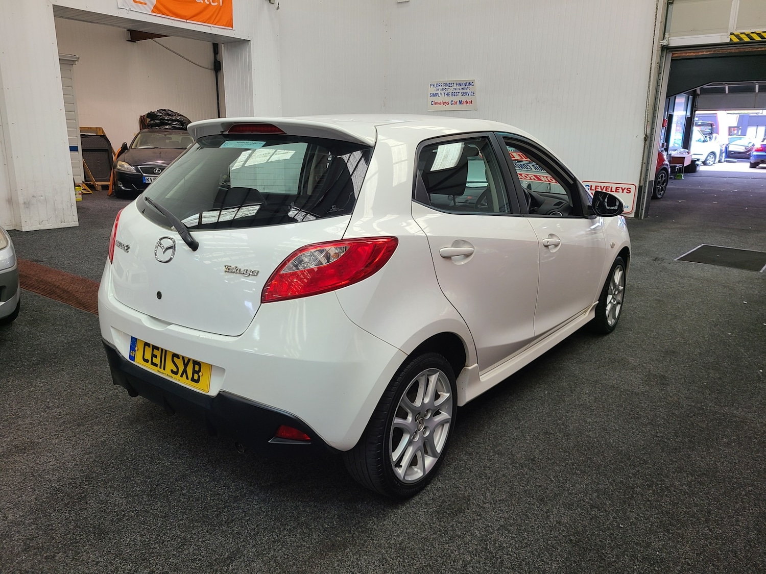 Used Mazda Mazda2 2011 for sale - 76205747: Photo 2