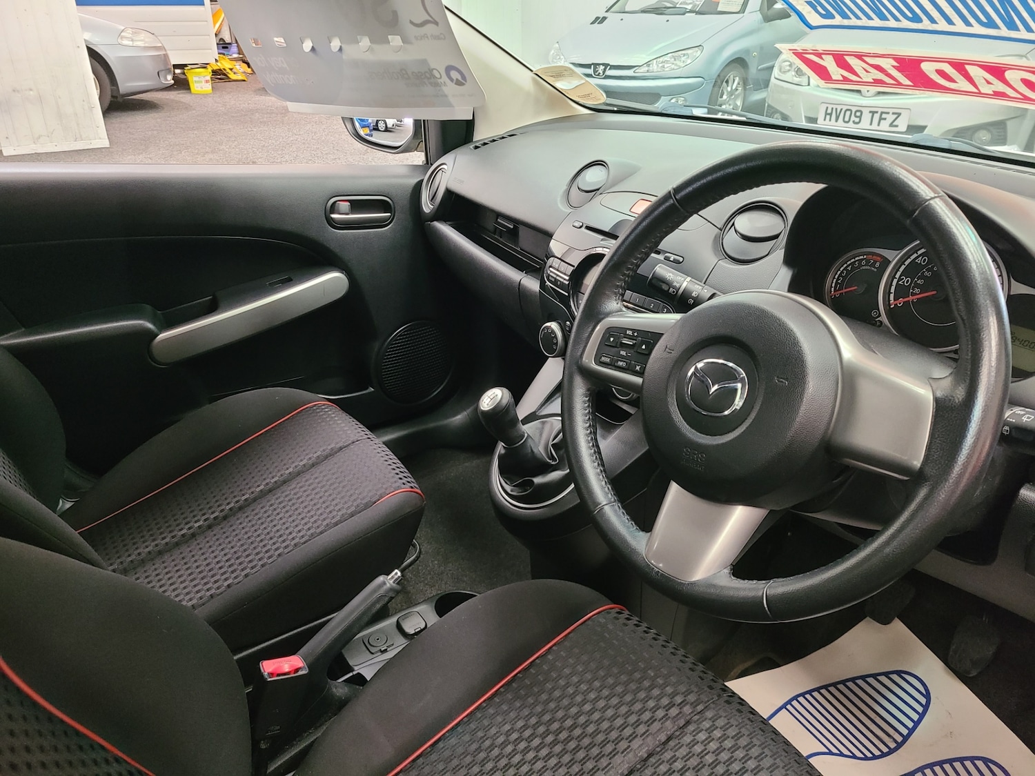 Used Mazda Mazda2 2011 for sale - 76205747: Photo 5