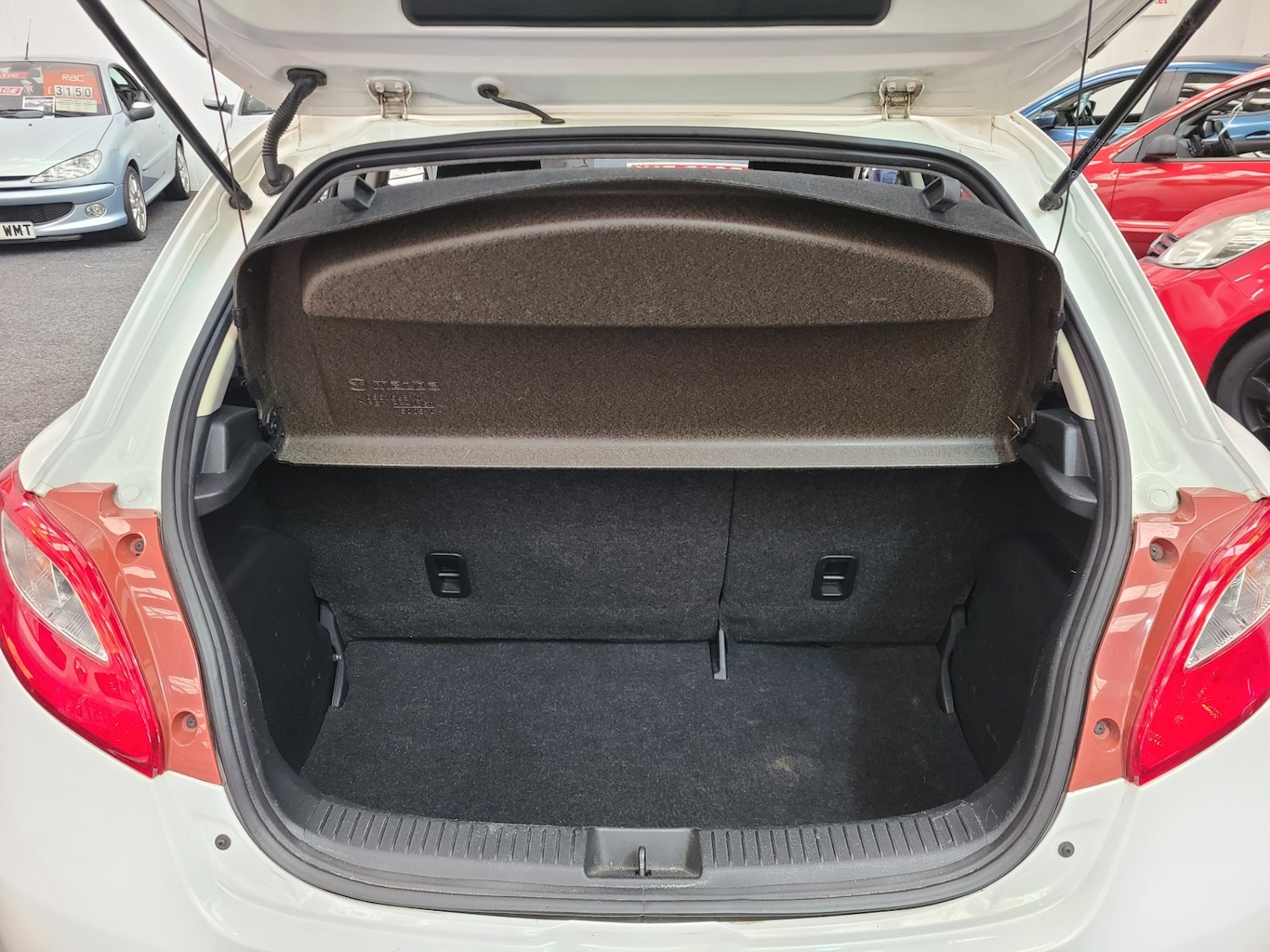 Used Mazda Mazda2 2011 for sale - 76205747: Photo 7