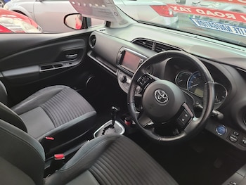 Used Toyota Yaris 2016 for sale - 76504543: Photo