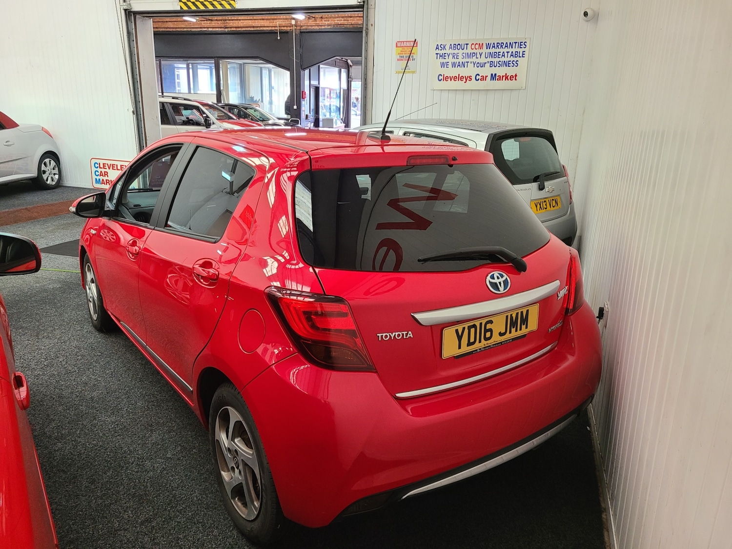 Used Toyota Yaris 2016 for sale - 76504543: Photo 3