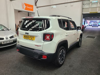 Used Jeep Renegade 2015 for sale - 76205729: Photo 2