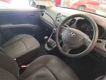 Used Hyundai i10 2011 for sale - 76750221: Photo
