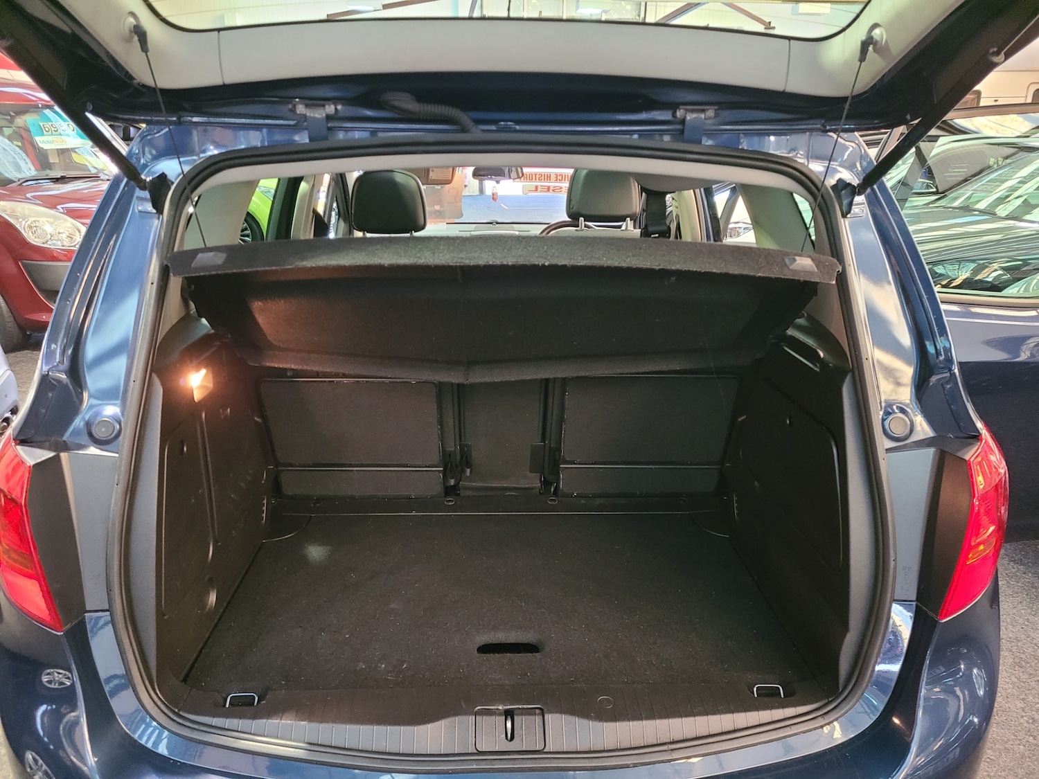 Used Vauxhall Meriva 2013 for sale - 76750336: Photo 9