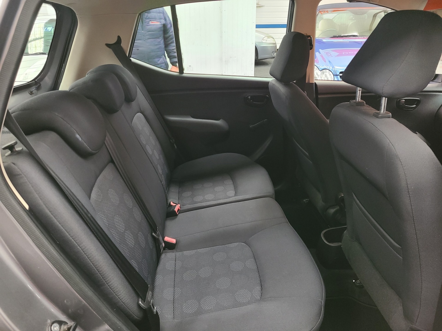 Used Hyundai i10 2010 for sale - 76374408: Photo 6