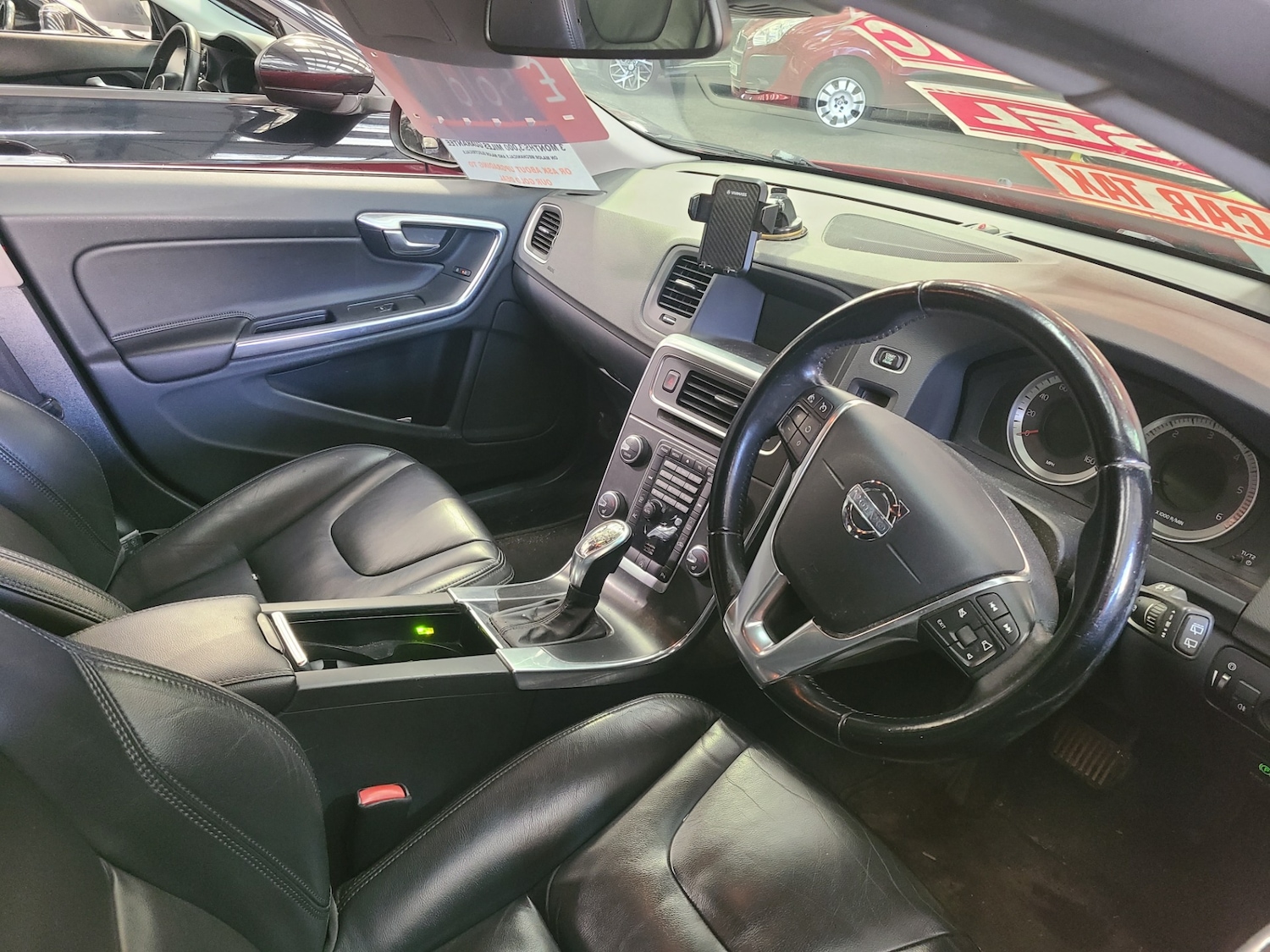 Used Volvo V60 2012 for sale - 76918905: Photo 3