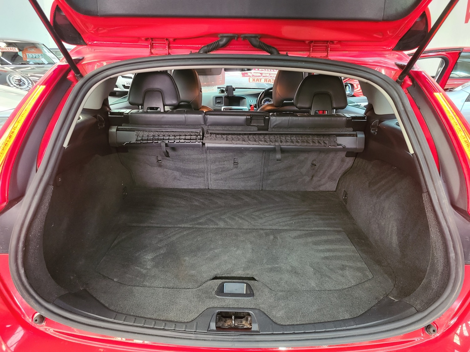 Used Volvo V60 2012 for sale - 76918905: Photo 7