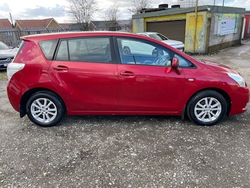 2011 (61) - 2.0 D-4D TR Lthr/Pan Rf 5dr