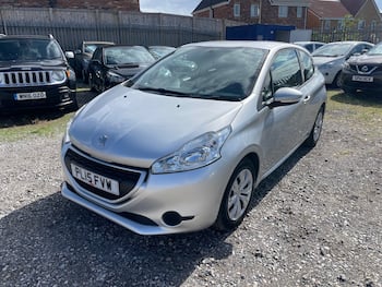 Used Peugeot 208 2015 for sale - 79754892: Photo