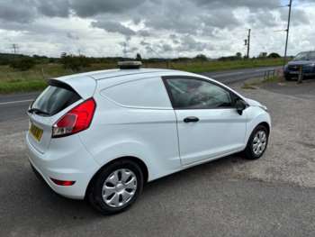 Used Ford Fiesta Van 2016 for sale - 75135056: Photo