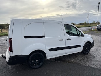 Used Peugeot Partner 2017 for sale - 76172889: Photo