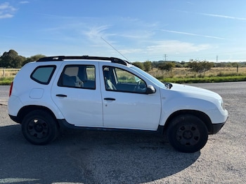 Used Dacia Duster 2015 for sale - 76048644: Photo
