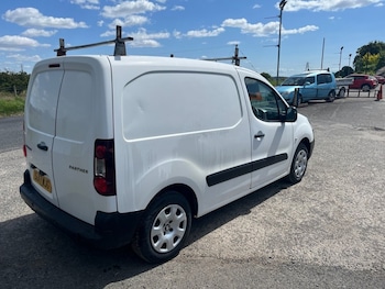 Used Peugeot Partner 2017 for sale - 76048043: Photo