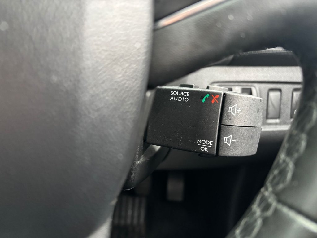 Used Renault Clio 2018 for sale - 77302731: Photo 36