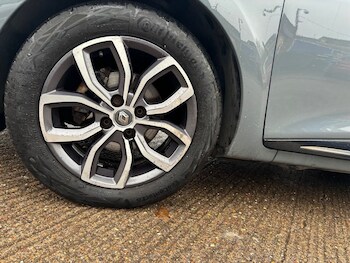 Used Renault Clio 2018 for sale - 77302731: Photo