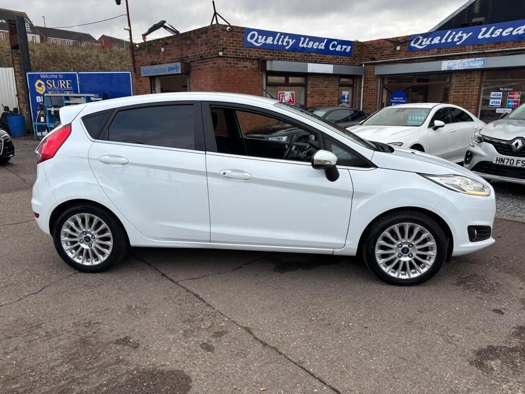 Used Ford Fiesta 2016 for sale - 76945379: Photo 2