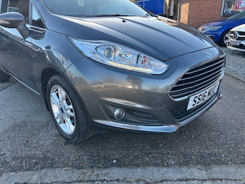 Used Ford Fiesta 2016 for sale - 76537668: Photo