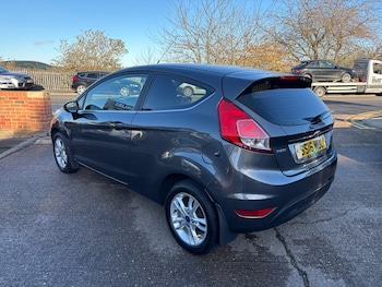 Used Ford Fiesta 2016 for sale - 76537668: Photo