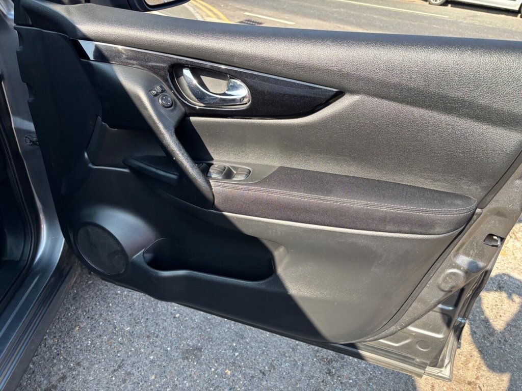 Used Nissan Qashqai 2015 for sale - 77976392: Photo 14