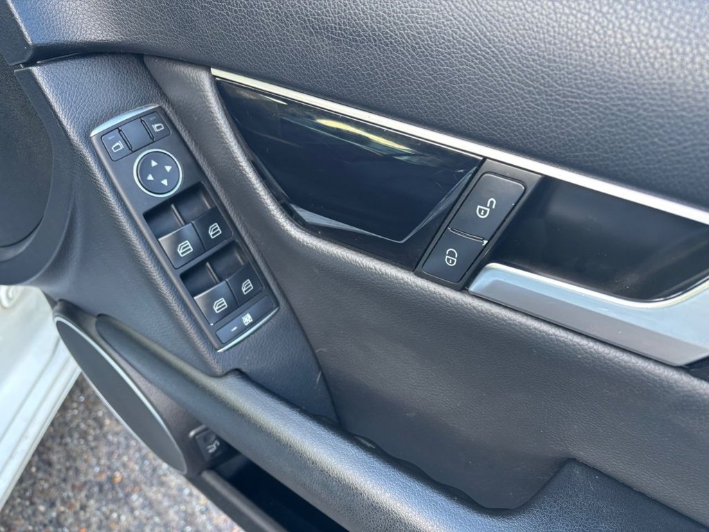 Used Mercedes-Benz C Class 2012 for sale - 77188395: Photo 17