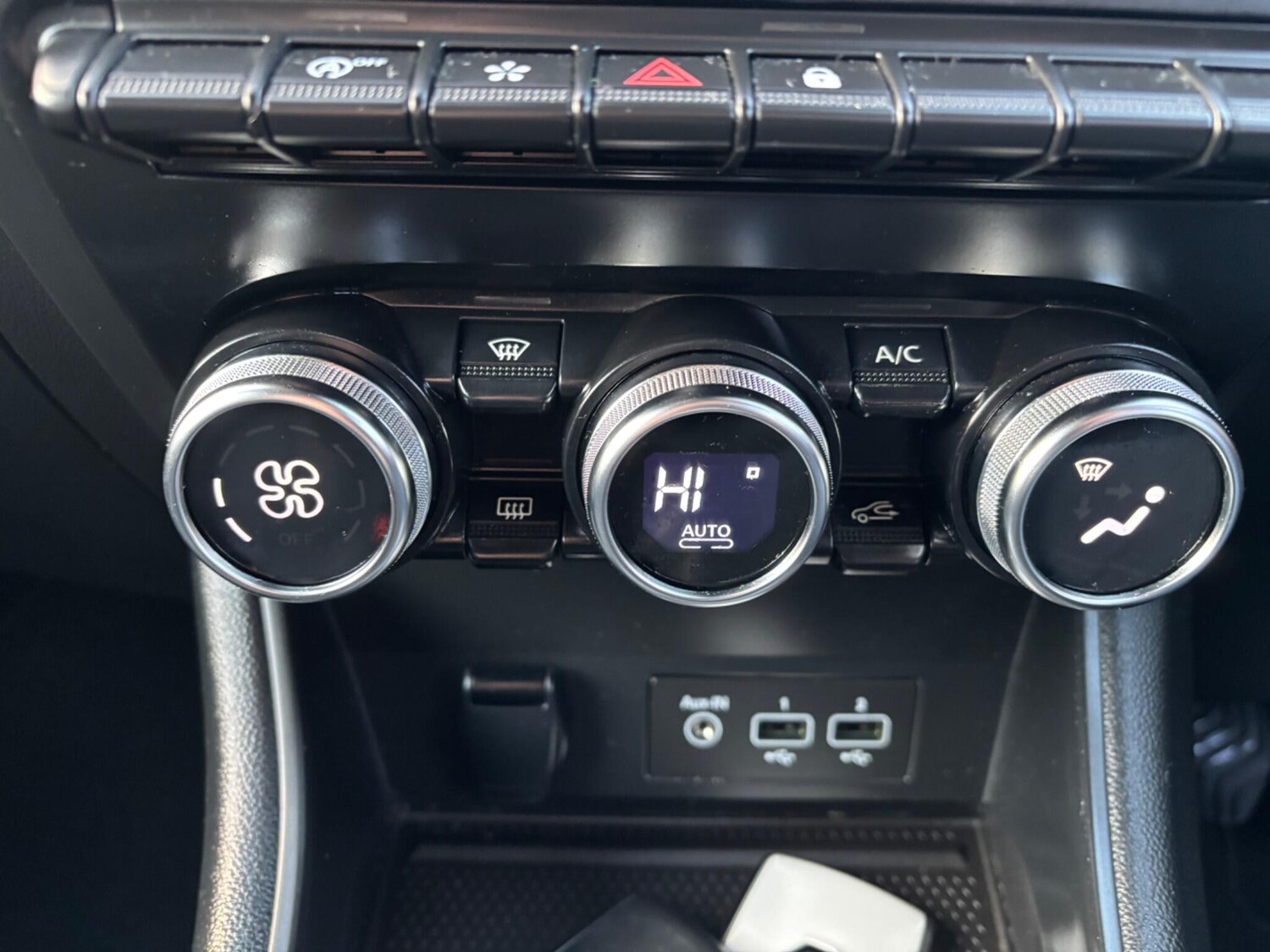 Used Renault Captur 2020 for sale - 76701793: Photo 32