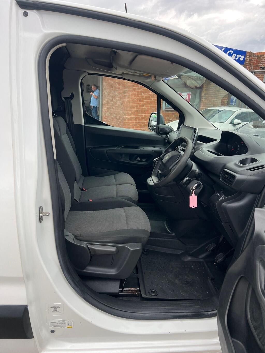 Used Peugeot Partner 2019 for sale - 76945355: Photo 17