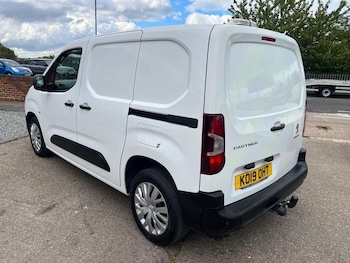 Used Peugeot Partner 2019 for sale - 76945355: Photo