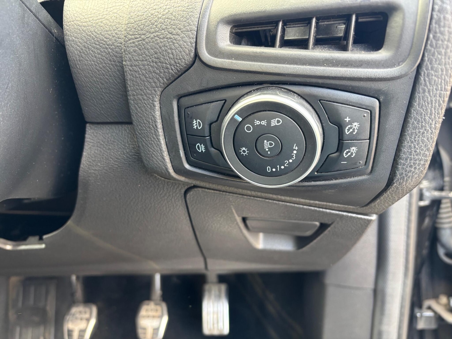 Used Ford Focus 2017 for sale - 76408682: Photo 4