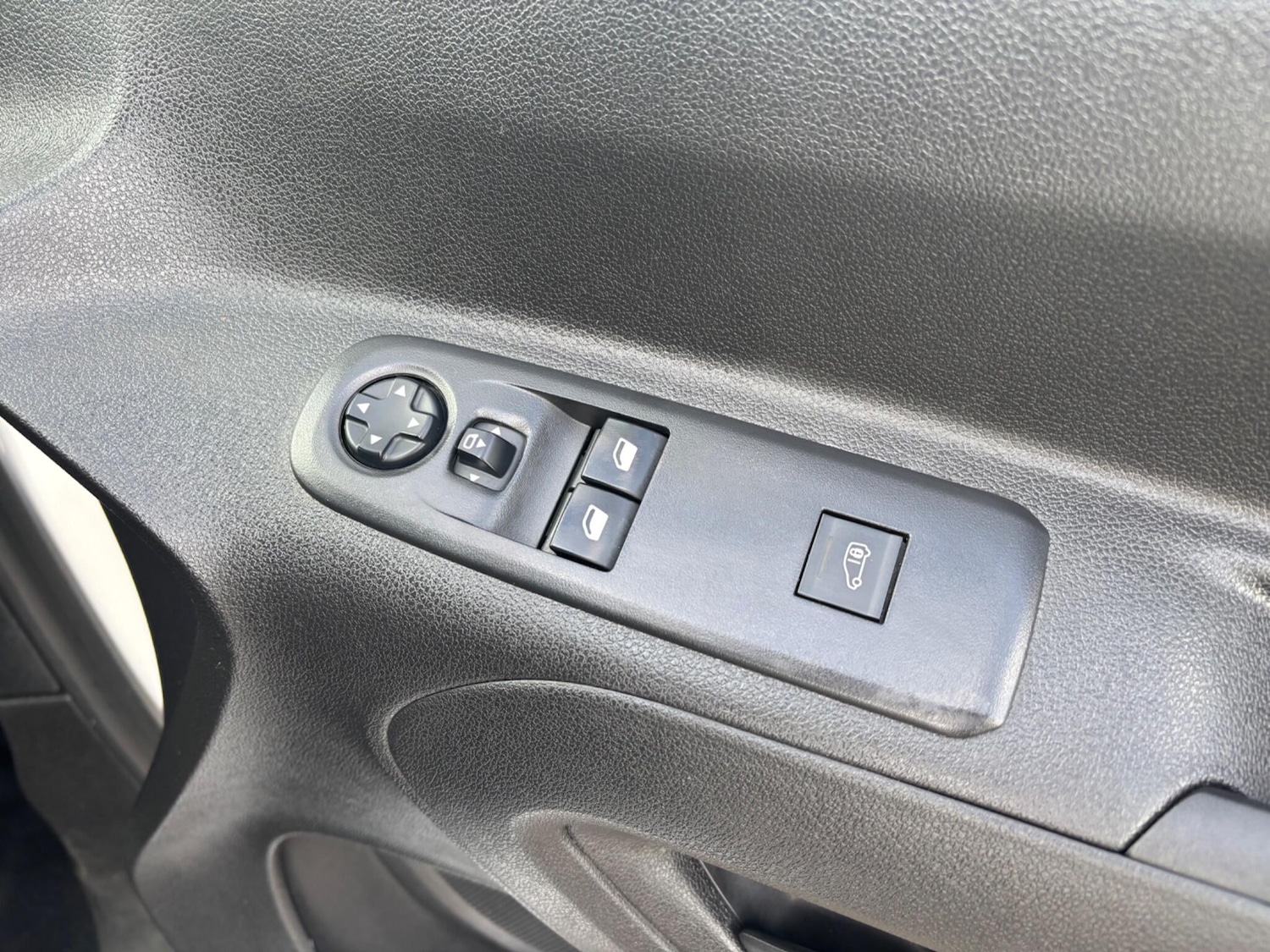 Used Peugeot Partner 2021 for sale - 76027109: Photo 15