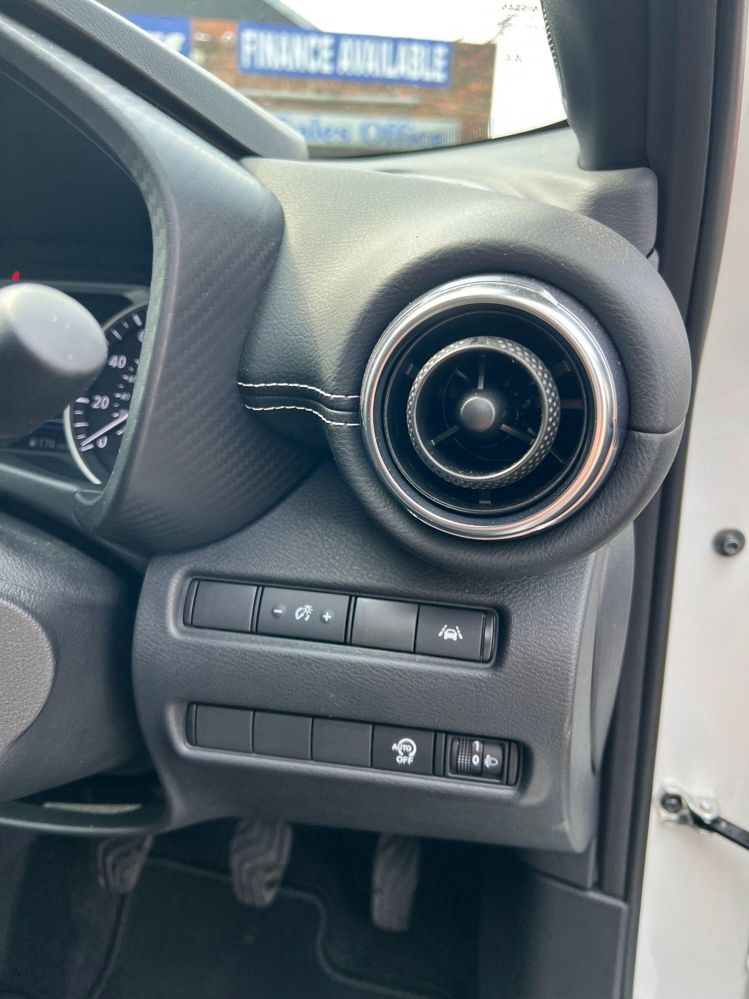 Used Nissan Juke 2023 for sale - 76027108: Photo 24