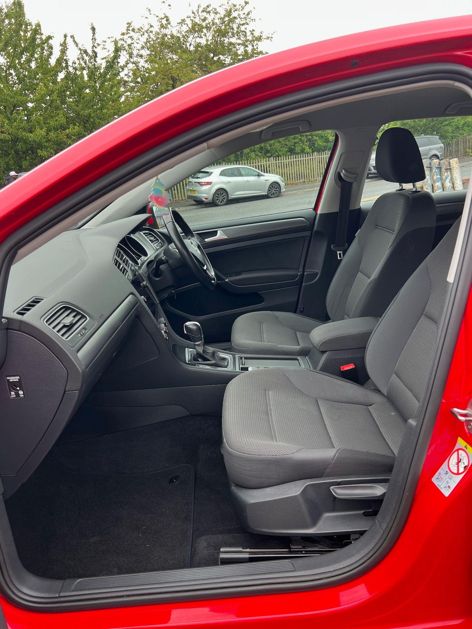 Used Volkswagen Golf 2017 for sale - 76027112: Photo 24