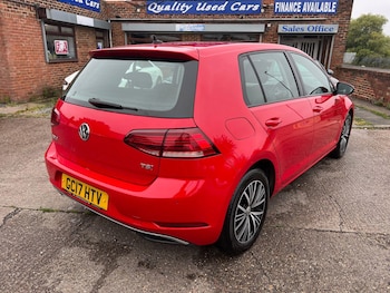 Used Volkswagen Golf 2017 for sale - 76027112: Photo 4