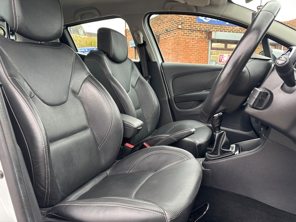 Used Renault Clio 2017 for sale - 76201066: Photo 16