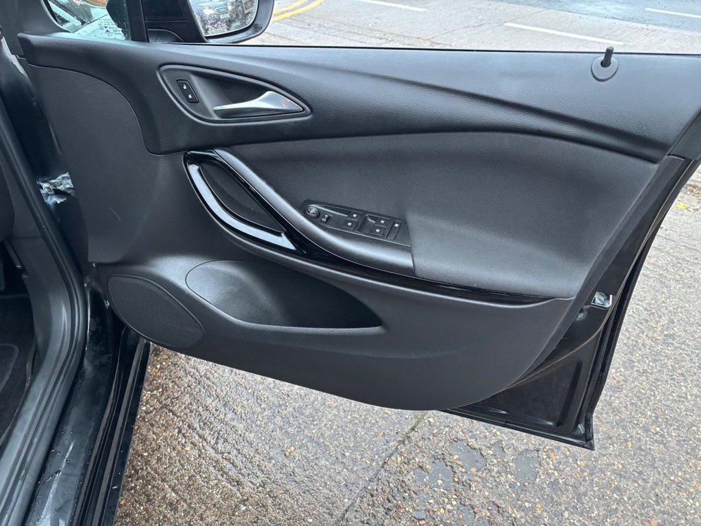 Used Vauxhall Astra 2017 for sale - 77250703: Photo 17