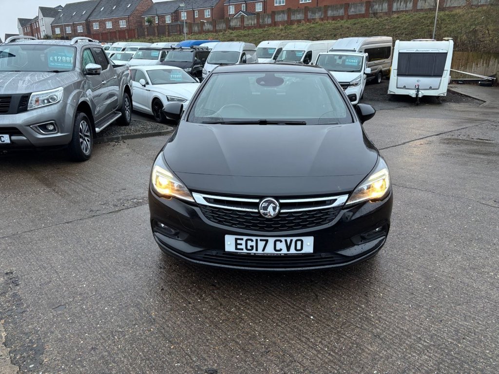 Used Vauxhall Astra 2017 for sale - 77250703: Photo 2