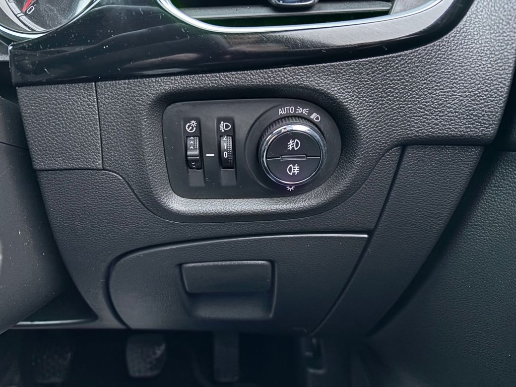 Used Vauxhall Astra 2017 for sale - 77250703: Photo 23