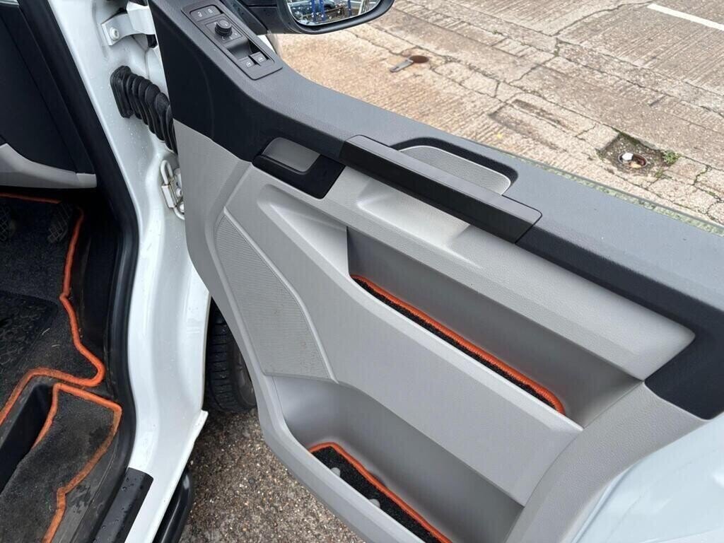 Used Volkswagen Transporter 2018 for sale - 77693649: Photo 34