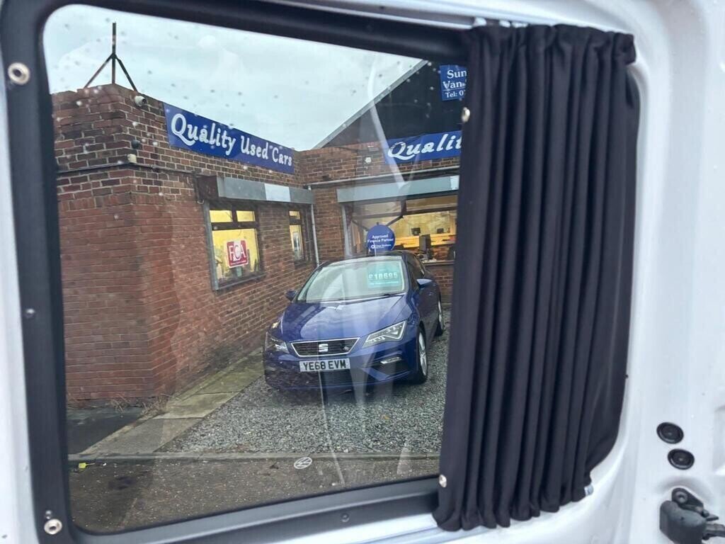 Used Volkswagen Transporter 2018 for sale - 77693649: Photo 40