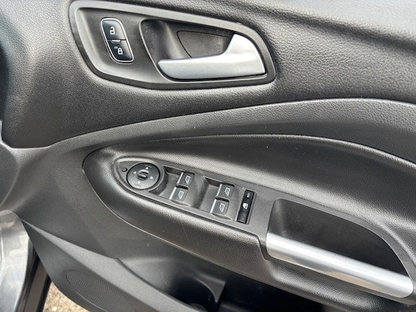 Used Ford Kuga 2017 for sale - 76325912: Photo 17