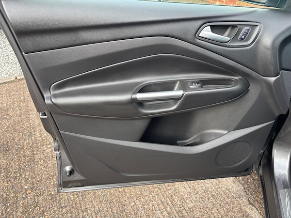 Used Ford Kuga 2017 for sale - 76325912: Photo 24