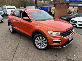 Used Volkswagen T-Roc 2019 for sale - 77038352: Photo