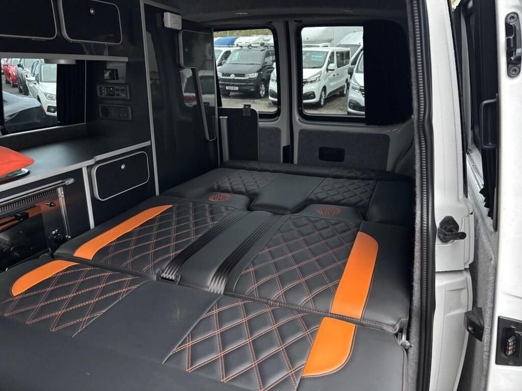 Used Volkswagen Transporter 2018 for sale - 76945385: Photo 11