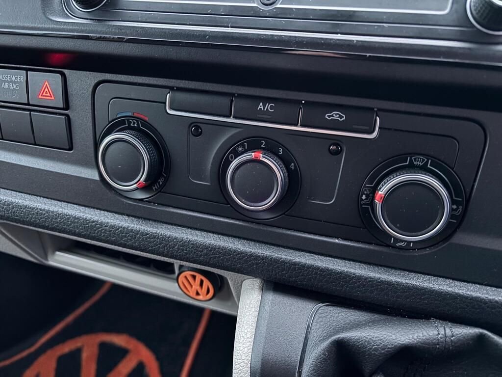 Used Volkswagen Transporter 2018 for sale - 76945385: Photo 39