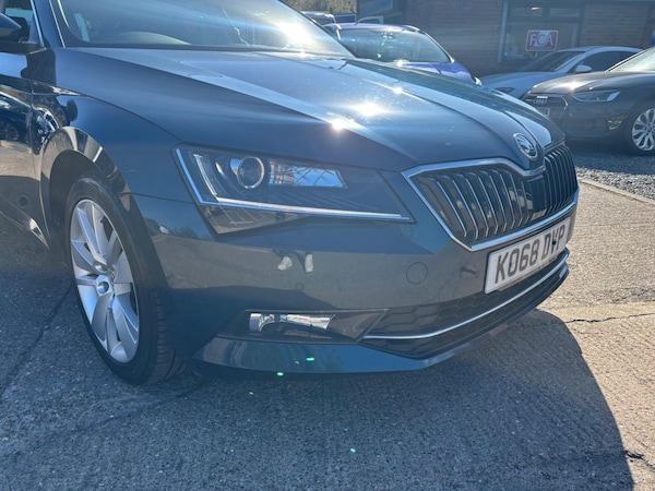 Used Skoda Superb 2019 for sale - 76072254: Photo 10
