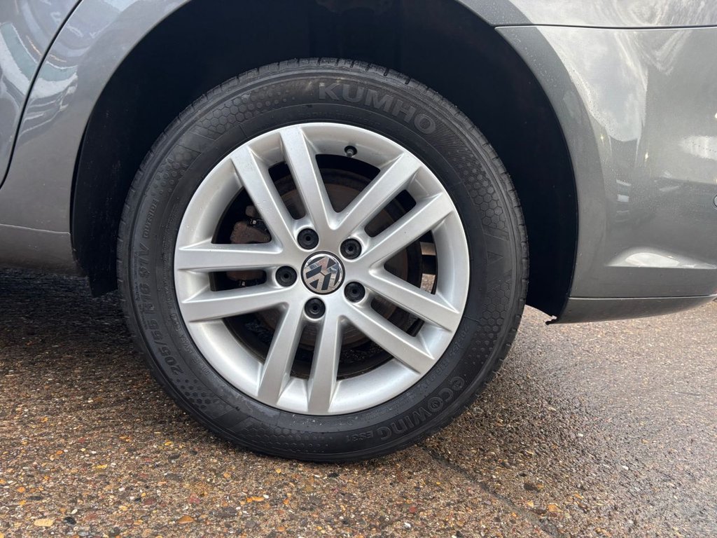 Used Volkswagen Touran 2015 for sale - 77188520: Photo 10