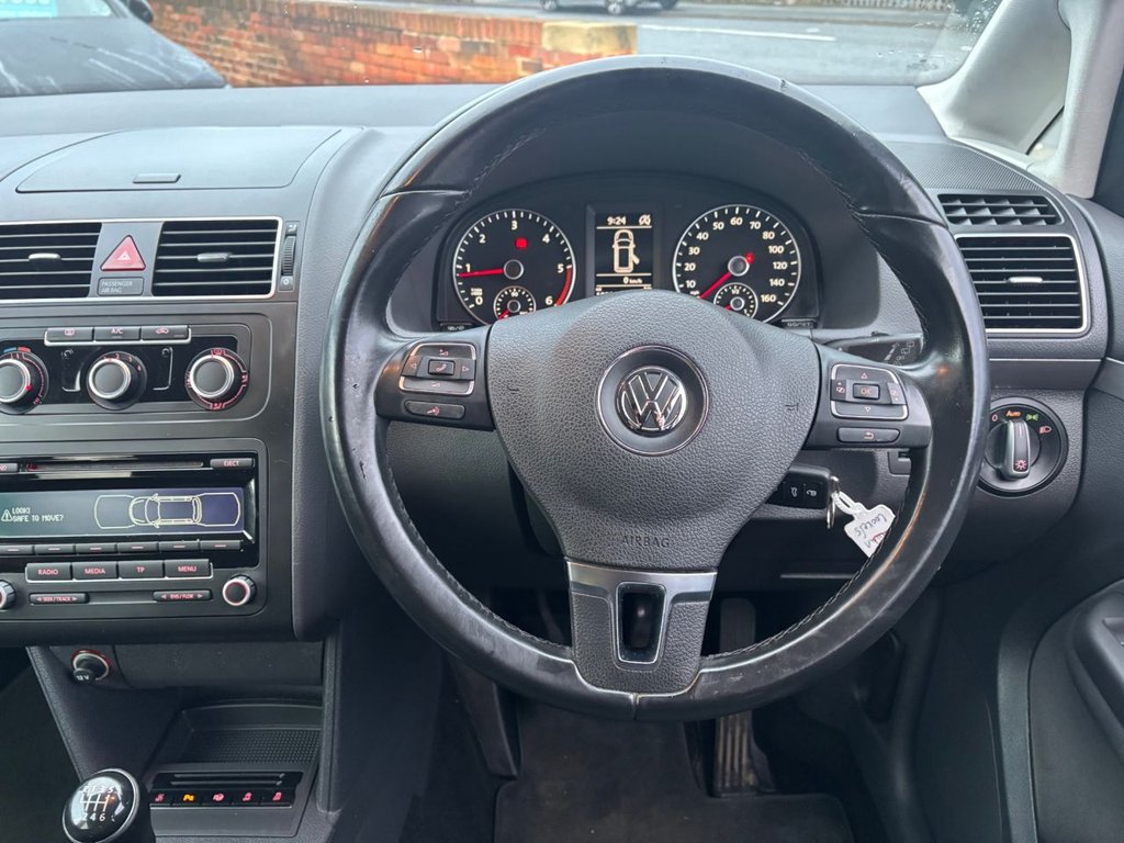 Used Volkswagen Touran 2015 for sale - 77188520: Photo 16